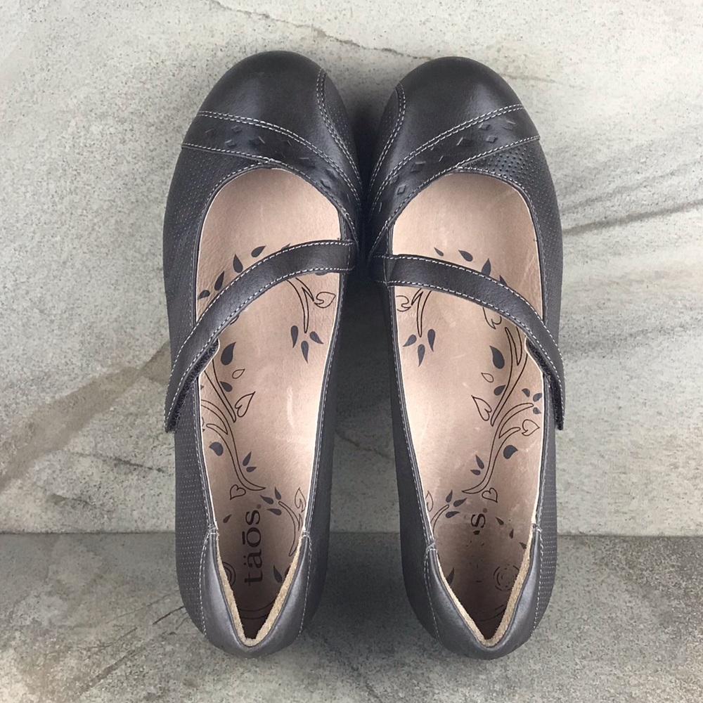 NEW Taos Scamp Mary Jane Flats - Picture 7 of 14